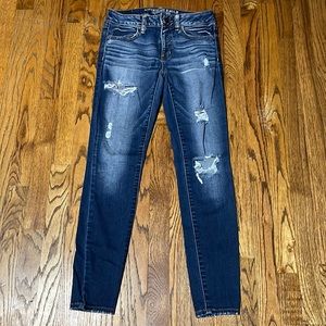 Woman’s American Eagle jeans